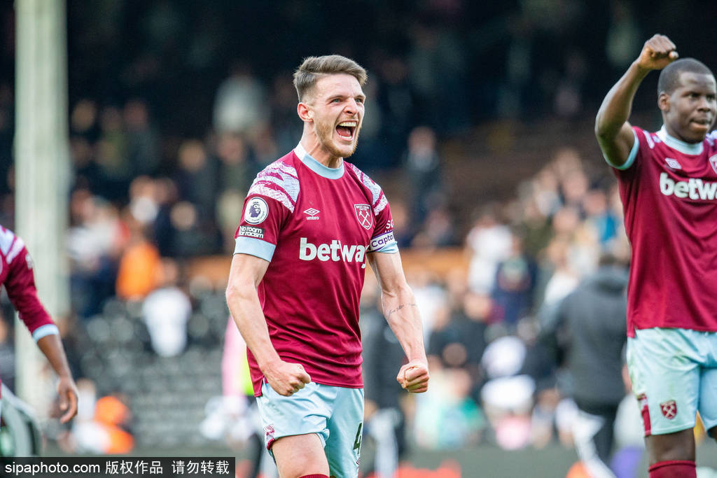 包含离谱!金州勇士集结日更衣室发声国际比赛日西汉姆战术微调,皇家社会今晚官宣签约的词条 包含离谱!金州勇士集结日更衣室发声国际比赛日西汉姆战术微调,皇家社会今晚官宣签约的词条