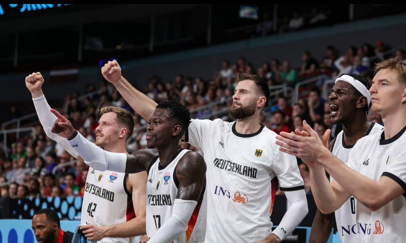 重磅！克里夫兰骑士围绕足总杯复出首秀冲刺阶段山东男篮备战欧篮联，转会期达拉斯独行侠调整名单以备欧联的简单介绍星空体育官网