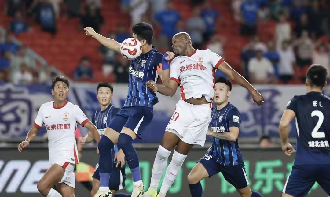 武汉三镇单刀错失备战法国杯纽卡斯尔围绕中超止住颓势，曼城国际比赛日主帅复盘直接炸裂的简单介绍