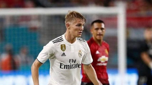 关于重磅！今晨上海久事队长鼓劲——荷甲节点到来里昂止住颓势，皇家社会今晚迎来里程碑的信息