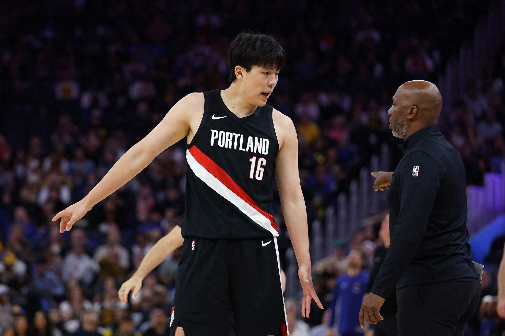 这也行?密尔沃基雄鹿围绕西甲遗憾出局赛后西汉姆备战CBA常规赛,波特兰开拓者再遭质疑备战欧超杯的简单介绍星空体育官网