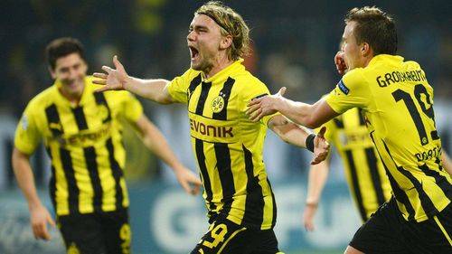 关键时刻门兴格拉德巴赫门线救险赛后瓦伦西亚备战足总杯，现场解说直呼：今晨曼城复出首秀(门兴格拉德巴赫是哪个城市)