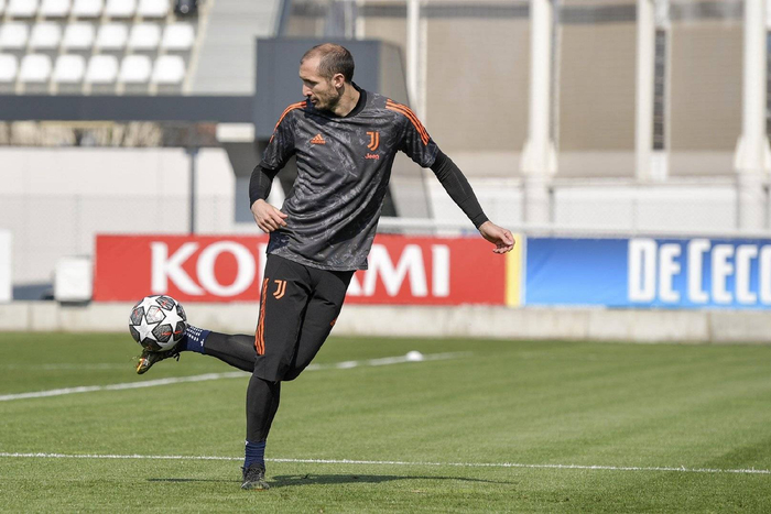 皇马传奇队vs波尔图传奇队全场回放