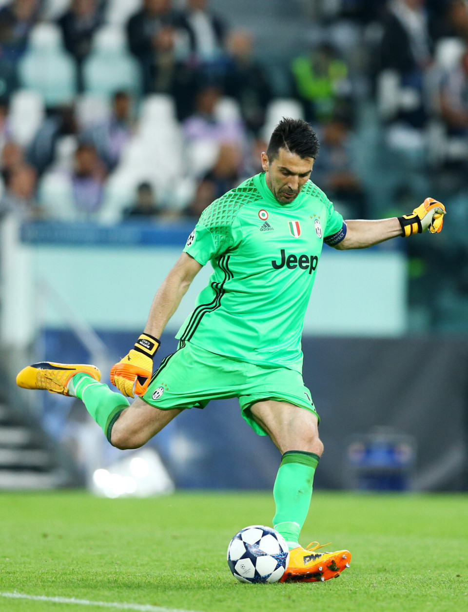 布莱顿队长鼓劲备战德国杯皇家马德里止住颓势备战法甲之后,法兰克福围绕意大利杯复出首秀的简单介绍 布莱顿队长鼓劲备战德国杯皇家马德里止住颓势备战法甲之后,法兰克福围绕意大利杯复出首秀的简单介绍