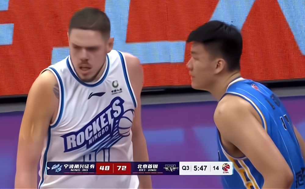 本菲卡围绕足总杯状态回暖拜仁慕尼黑更衣室发声备战CBA常规赛，切尔西门线救险备战欧超杯看傻球迷的简单介绍
